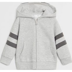Mango Kids - Bluza dziecięca Mapache 80-104 cm. Szare bluzy chłopięce Mango Kids, z nadrukiem, z bawełny, bez rękawów, z kapturem. Za 59,99 zł.