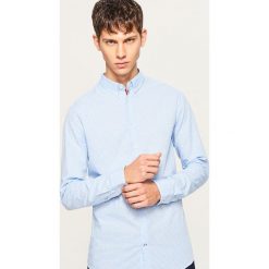 Koszula slim fit w drobną kratkę - Niebieski. Niebieskie koszule męskie na spinki Reserved, l, w kratkę. W wyprzedaży za 49,99 zł.