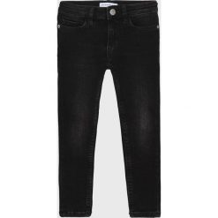 Calvin Klein Jeans - Jeansy dziecięce 104 - 176 cm. Czarne jeansy dziewczęce Calvin Klein Jeans, z aplikacjami, z elastanu. W wyprzedaży za 219,90 zł.