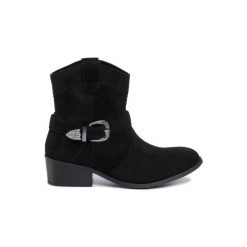 DeeZee WS8991-05. Brązowe botki damskie DeeZee, z materiału, bez obcasa, bez zapięcia. Za 119,99 zł.