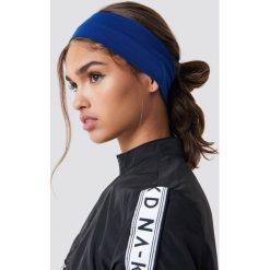 NA-KD Accessories Opaska do włosów - Blue. Niebieskie ozdoby do włosów marki NA-KD Accessories, bez wzorów. W wyprzedaży za 12,80 zł.