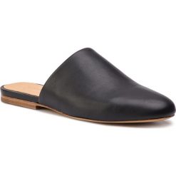Klapki JIL SANDER NAVY - JN32001A Black 999. Czarne klapki damskie Jil Sander Navy, bez wzorów, ze skóry, bez obcasa, na obcasie. W wyprzedaży za 649,00 zł.