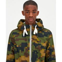 Kurtka basic z popeliny z kapturem. Zielone kurtki męskie marki Pull&Bear, m, bez wzorów, z kapturem. Za 62,90 zł.