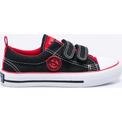 American Club - Tenisówki dziecięce. Szare buty chłopięce sportowe marki American CLUB, z gumy. W wyprzedaży za 39,90 zł.