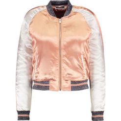 Bomberki damskie: Noisy May NMDRIVE Kurtka Bomber dusty coral/white