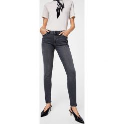 Mango - Jeansy Olivia2. Szare rurki damskie marki Mango, z podwyższonym stanem. W wyprzedaży za 99,90 zł.
