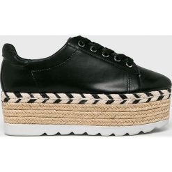 Guess Jeans - Espadryle. Białe espadryle damskie Guess Jeans, z aplikacjami, z jeansu, bez obcasa, na obcasie. W wyprzedaży za 449,90 zł.