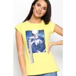 Żółty T-shirt Added Value. Żółte bluzki damskie Born2be, uniwersalny. Za 19,99 zł.