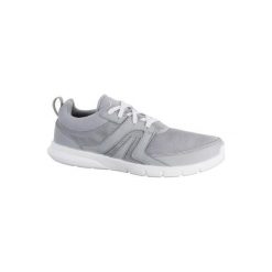 Buty damskie do szybkiego marszu Soft 100 z jasnoszarą siateczką. Szare buty sportowe damskie marki NEWFEEL, bez wzorów, z poliesteru, sportowe, trekkingowe. W wyprzedaży za 39,99 zł.
