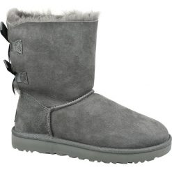 UGG Bailey Bow II 1016225-GREY. Szare śniegowce damskie Ugg, na zimę, ze skóry, bez zapięcia. W wyprzedaży za 999,99 zł.