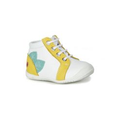 Buty Dziecko GBB FRANCKIE. Białe trampki dziewczęce GBB, bez wzorów, bez zapięcia. Za 289,00 zł.