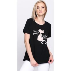 Czarny T-shirt Little Lamb. Czarne bluzki damskie Born2be, l. Za 49,99 zł.
