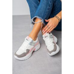 Wielokolorowe buty sportowe sneakersy sznurowane casu 20h3/p. Różowe buty dziewczęce sportowe Casu, bez wzorów, ze skóry ekologicznej, na sznurówki. Za 69,99 zł.