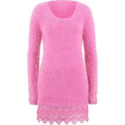 Długi sweter z koronką, długi rękaw bonprix lila - różowy. Czerwone swetry klasyczne damskie bonprix, z koronki. Za 129,99 zł.