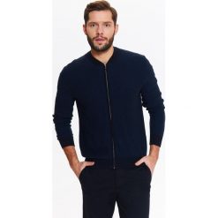 Kardigan męski typu bomber ze strukturalnej tkaniny. Niebieskie swetry męskie Top Secret, na lato, xxl, bez wzorów, z dzianiny. W wyprzedaży za 59,99 zł.