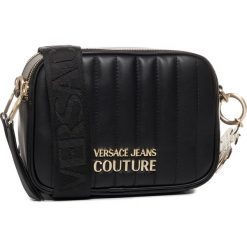 Torebka VERSACE JEANS COUTURE - E1VVBBQ6 71418 899. Czarne listonoszki damskie Versace Jeans Couture, na co dzień, bez wzorów, z jeansu, eleganckie, bez dodatków. W wyprzedaży za 519,00 zł.