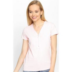 Różowy T-shirt Barrel. Brązowe t-shirty damskie marki numoco, l, w paski, klasyczne, z dekoltem na plecach. Za 34,99 zł.