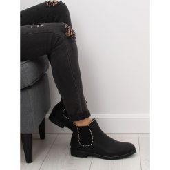Sztyblety damskie czarne 1003-PA BLACK. Czarne botki damskie obuwie damskie, ze skóry ekologicznej, rockowe, bez obcasa, na płaskiej podeszwie, bez zapięcia. Za 98,90 zł.