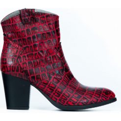 Botki kowbojki na obcasie - skóra naturalna - model 471 - kolor czarno-czerwony krokodyl. Czerwone botki damskie Zapato, ze skóry, bez obcasa, na obcasie, bez zapięcia. Za 399,00 zł.