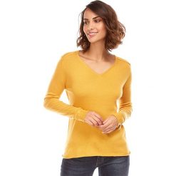 Sweter w kolorze musztardowym. Żółte swetry damskie L'étoile du cachemire, bez wzorów, z kaszmiru, klasyczne, bez rękawów, bez kaptura. W wyprzedaży za 109,95 zł.