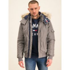 Kurtka zimowa Tommy Jeans Tjm Tech DM0DM06906. Czarne kurtki męskie Tommy Jeans, na zimę, xl, bez wzorów, z poliesteru, bez kaptura. W wyprzedaży za 519,00 zł.
