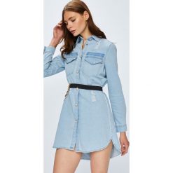 Guess Jeans - Sukienka. Niebieskie sukienki mini damskie marki Guess Jeans, na co dzień, s, z aplikacjami, z bawełny, casualowe, proste. W wyprzedaży za 439,90 zł.