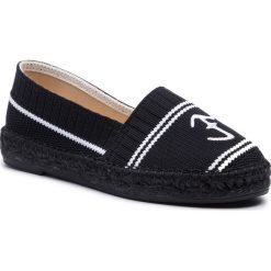 Espadryle EVA MINGE - EM-14-05-000108 901. Czarne espadryle damskie Eva Minge, bez wzorów, ze skóry ekologicznej, bez obcasa, na płaskiej podeszwie. W wyprzedaży za 249,00 zł.