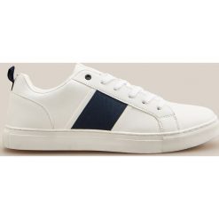 Sneakersy z kontrastowymi elementami - Biały. Białe sneakersy męskie Reserved, bez zapięcia. Za 99,99 zł.