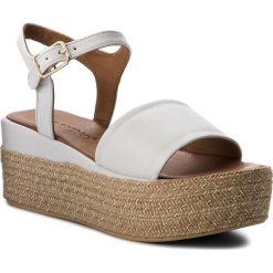 Espadryle INUOVO - 8861 White. Białe espadryle damskie marki Inuovo, bez wzorów, ze skóry, bez obcasa, na obcasie. W wyprzedaży za 219,00 zł.