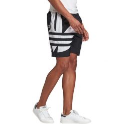 Adidas Originals Big Trefoil Szorty Czarny. Czarne spodenki i szorty męskie adidas Originals, m, z nadrukiem, z materiału. Za 171,95 zł.