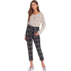 Sweter długi rękaw damski reglan. Brązowe swetry damskie Top Secret, na zimę, bez wzorów, z dzianiny, z długim rękawem, długie, bez kaptura. W wyprzedaży za 59,99 zł.