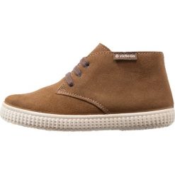 Buty sportowe dziewczęce: Victoria Shoes SAFARI SERRAJE Sznurowane sportowe whisky