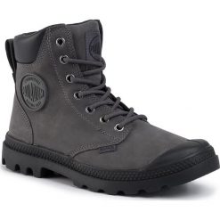 Trapery PALLADIUM - Pampa Cuff Wp Lux 73231-078-M Forged Iron. Szare trapery damskie Palladium, ze skóry ekologicznej, bez obcasa, bez zapięcia. W wyprzedaży za 529,00 zł.