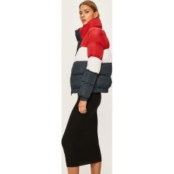 Answear - Kurtka. Kurtki damskie ANSWEAR, s, bez wzorów, z poliesteru, krótkie. W wyprzedaży za 159,90 zł.