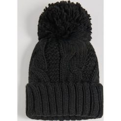 Czapka z pomponem - Czarny. Czarne czapki damskie Sinsay, bez wzorów. Za 19,99 zł.
