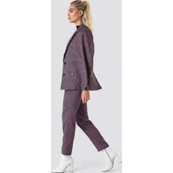 NA-KD Classic Spodnie garniturowe - Black,Pink. Różowe spodnie damskie NA-KD Classic. Za 161,95 zł.