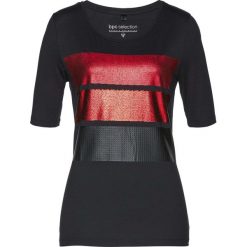 T-shirt bonprix czarno-czerwony. Czarne t-shirty damskie bonprix, z nadrukiem, bez kołnierzyka. Za 54,99 zł.