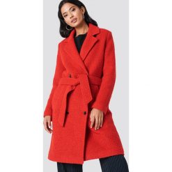 Samsoe & Samsoe Płaszcz Ulrike - Red. Czerwone płaszcze damskie Samsøe & Samsøe, w paski. Za 1174,95 zł.