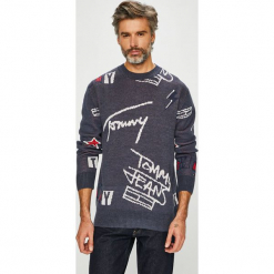 Tommy Jeans - Sweter. Niebieskie swetry klasyczne męskie marki Tommy Jeans, l, z nadrukiem, z bawełny, bez kaptura. Za 539,90 zł.