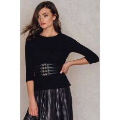 Rut&Circle Top z dzianiny w prążki Nilly - Black. Czarne topy damskie Rut&Circle, bez wzorów, z dzianiny, z okrągłym kołnierzem. W wyprzedaży za 24,28 zł.