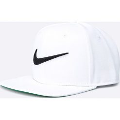 Nike Sportswear - Czapka Swoosh Pro. Białe czapki męskie marki Nike Sportswear, z poliesteru. W wyprzedaży za 59,90 zł.