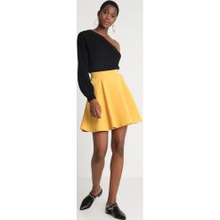 Whistles ONE SHOULDER Sweter black. Czarne swetry klasyczne damskie marki Whistles, z bawełny. Za 479,00 zł.