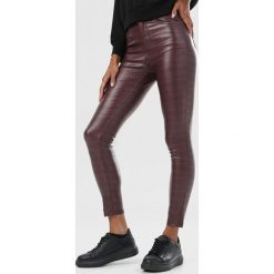 Bordowe Spodnie Skinny Lauden. Czerwone spodnie damskie Born2be. Za 109,99 zł.