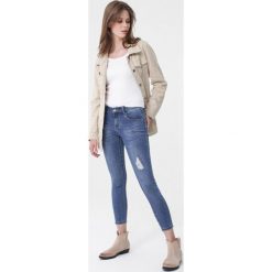 Niebieskie Jeansy Choppy Sea. Niebieskie jeansy damskie Born2be, m, w paski, z jeansu. Za 69,99 zł.