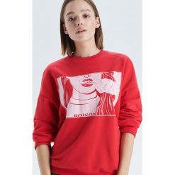 Bluza z kolekcji Valentines - Czerwony. Czerwone bluzy damskie Cropp, s, bez wzorów, bez rękawów, bez kaptura. W wyprzedaży za 39,99 zł.