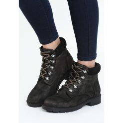 Khaki Traperki Metallics. Brązowe botki damskie Born2be, bez obcasa, na płaskiej podeszwie, bez zapięcia. Za 109,99 zł.