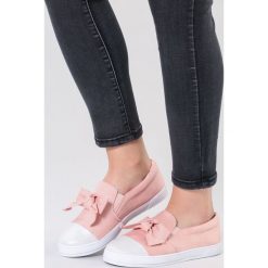 Różowe Slip On Courageous Fixation. Czerwone tenisówki damskie vices. Za 49,99 zł.