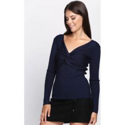 Granatowy Sweter I’ll Go. Niebieskie swetry klasyczne damskie marki Born2be, l, z dzianiny, dekolt w kształcie v. Za 59,99 zł.