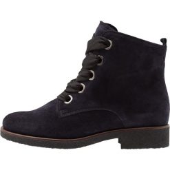 Gabor WIDE FIT Botki sznurowane nightblue. Niebieskie botki damskie sznurowane marki Gabor, z materiału. Za 509,00 zł.