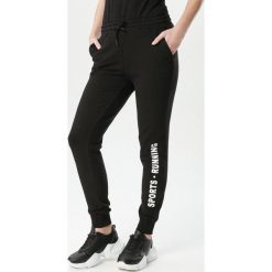 Czarne Spodnie Dresowe Neriny. Czarne spodnie damskie Born2be, s, z dresówki. Za 59,99 zł.